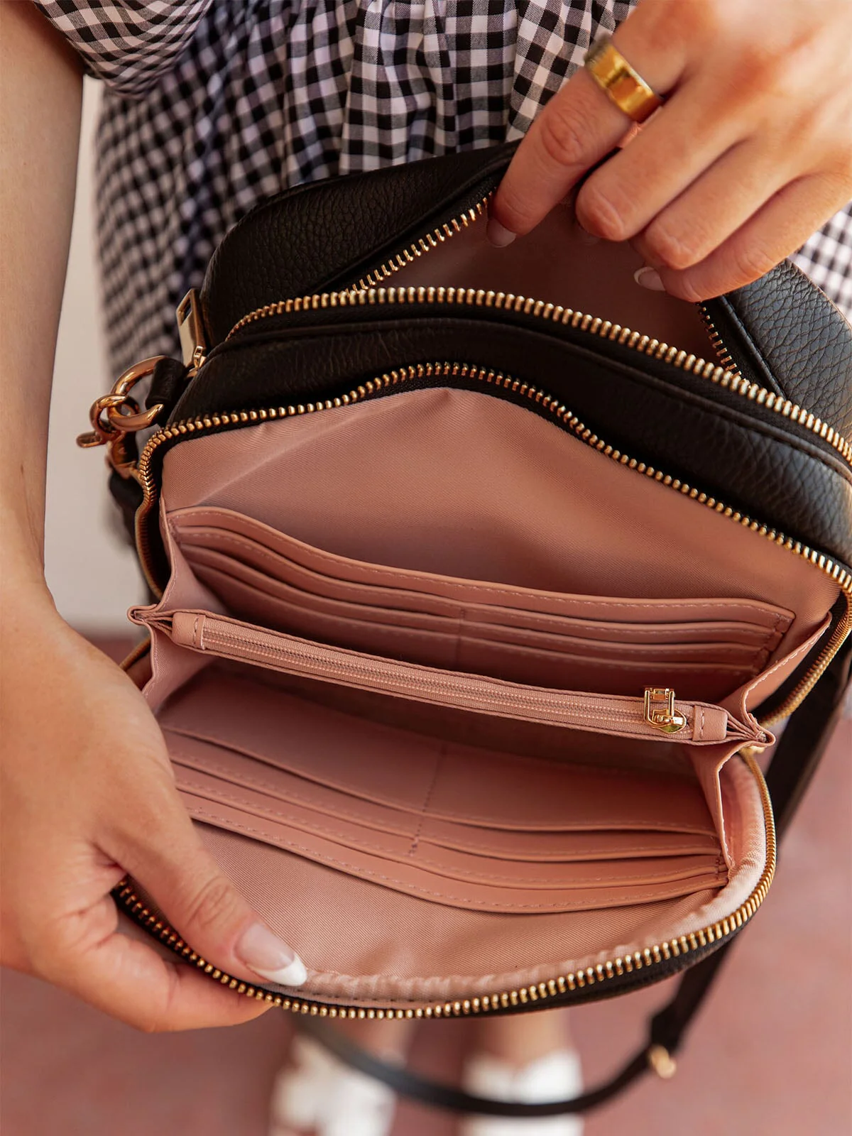 24/7 Crossbody Black - Image 7