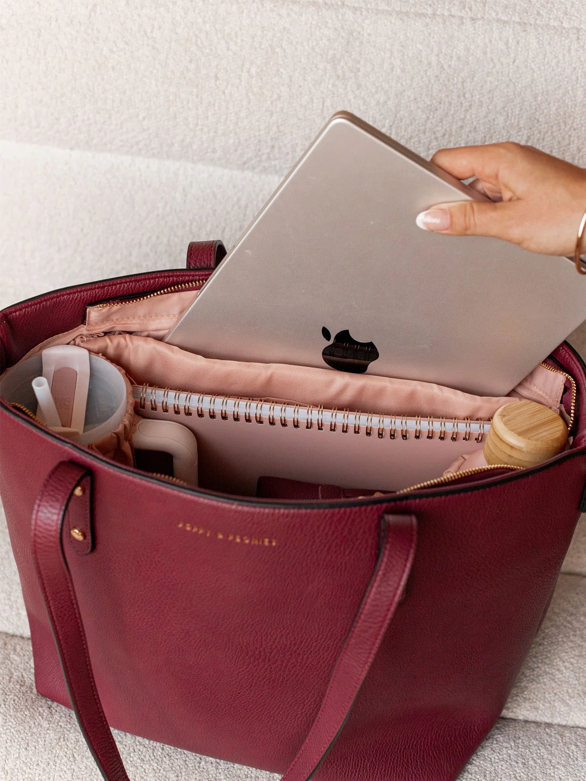 GO-GETTER TOTE berry - Image 17