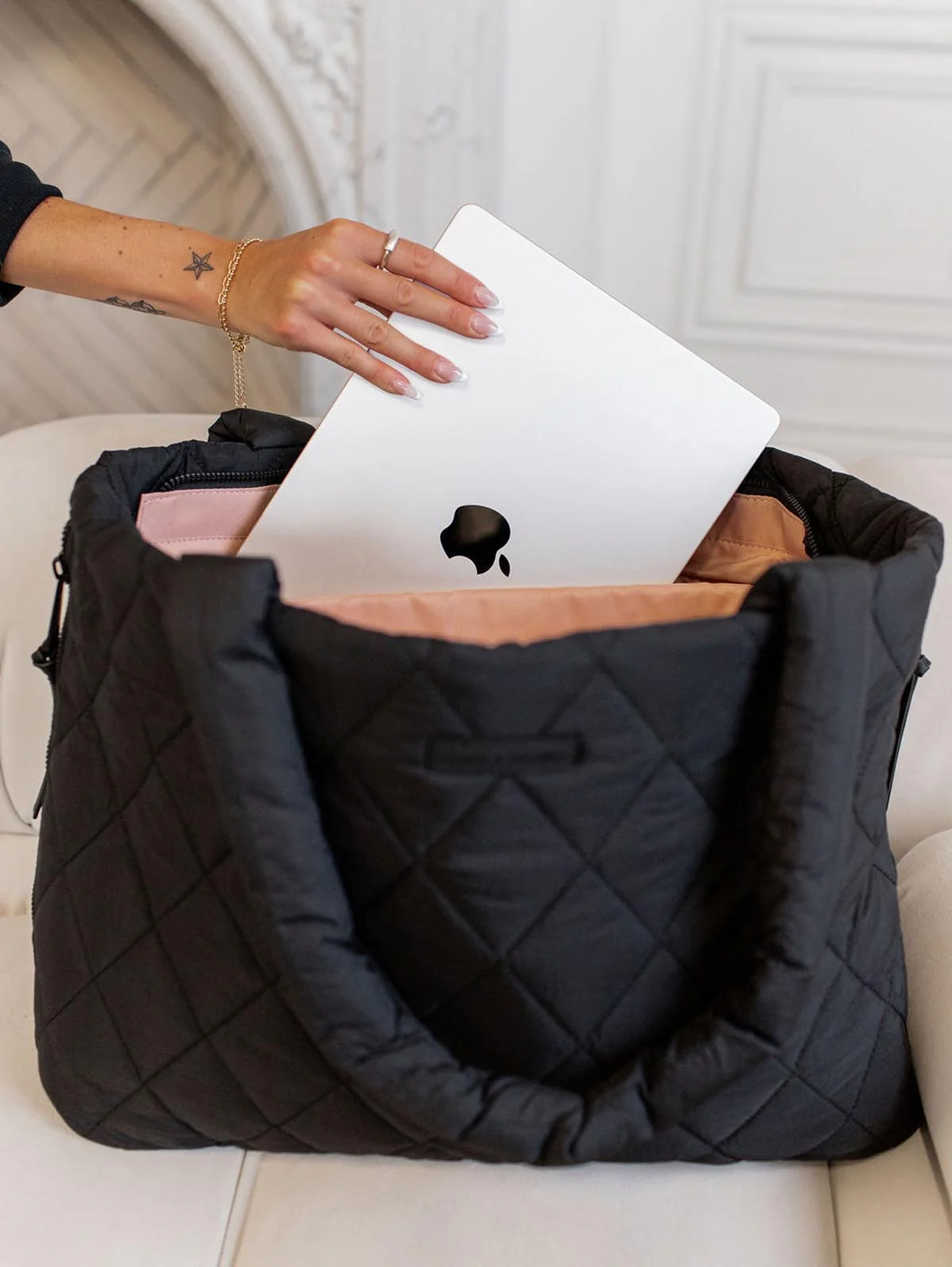 Tote It Black - Image 5